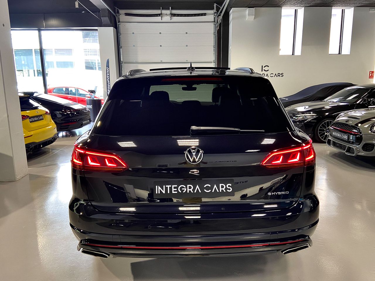 Volkswagen Touareg R 3.0 V6 TSI 340kW Tip 4M  - Foto 9