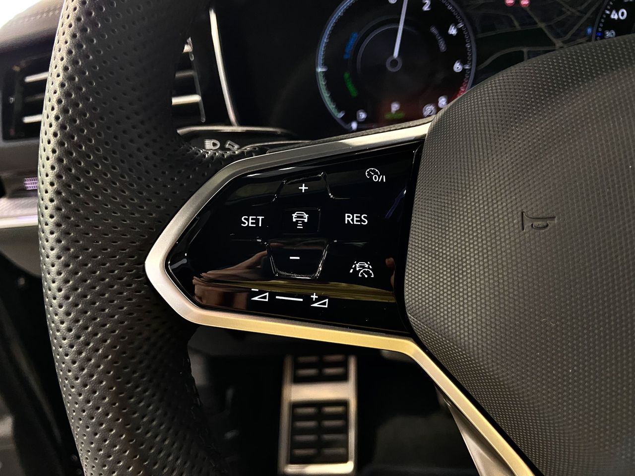 Volkswagen Touareg R 3.0 V6 TSI 340kW Tip 4M  - Foto 23