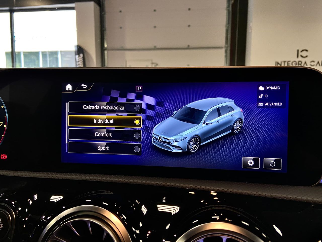 Mercedes Clase A MERCEDES-BENZ Clase A MercedesAMG A 35 4MATIC 5p.  - Foto 42