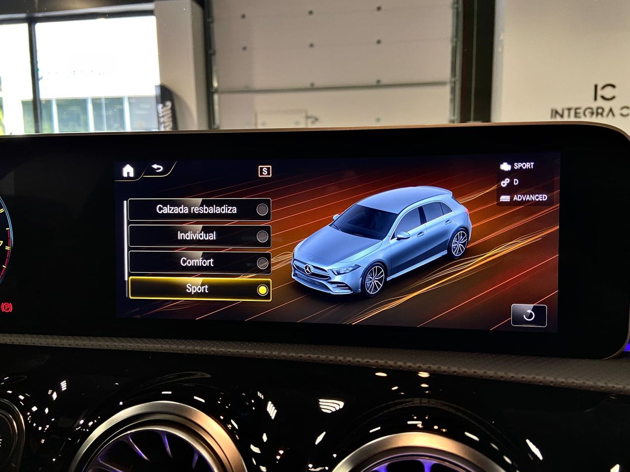 Mercedes Clase A MERCEDES-BENZ Clase A MercedesAMG A 35 4MATIC 5p.  - Foto 43