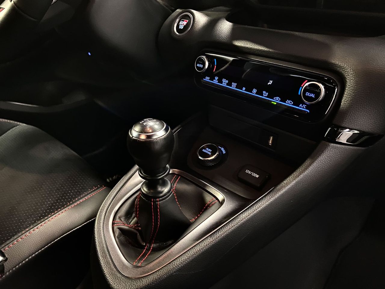 Toyota GR Yaris TOYOTA GR Yaris 1.6 192kW RZ Circuit Pack 3p.  - Foto 38