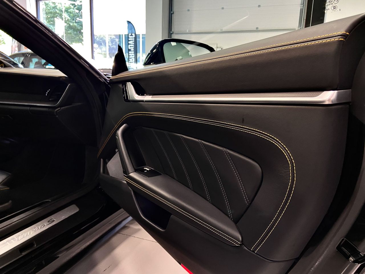 Porsche 911 Turbo S Cabrio 650cv  - Foto 37