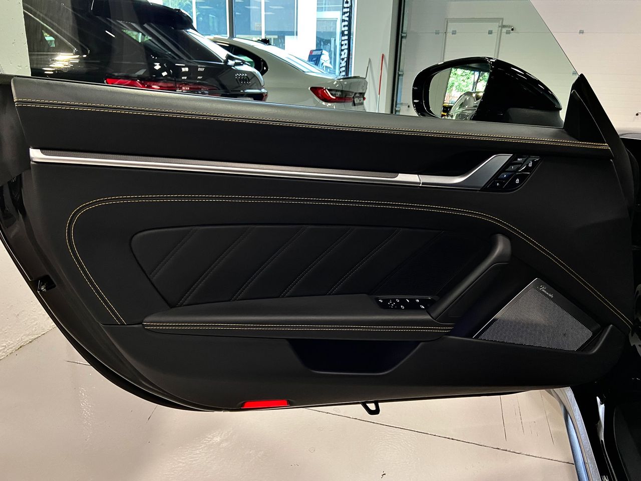 Porsche 911 Turbo S Cabrio 650cv  - Foto 17