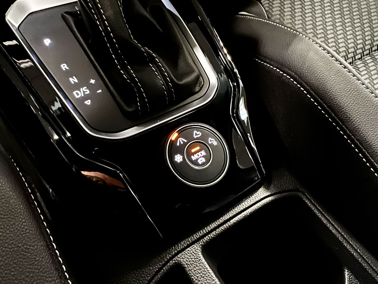 Volkswagen T-Roc R 300CV Akrapovic  - Foto 10