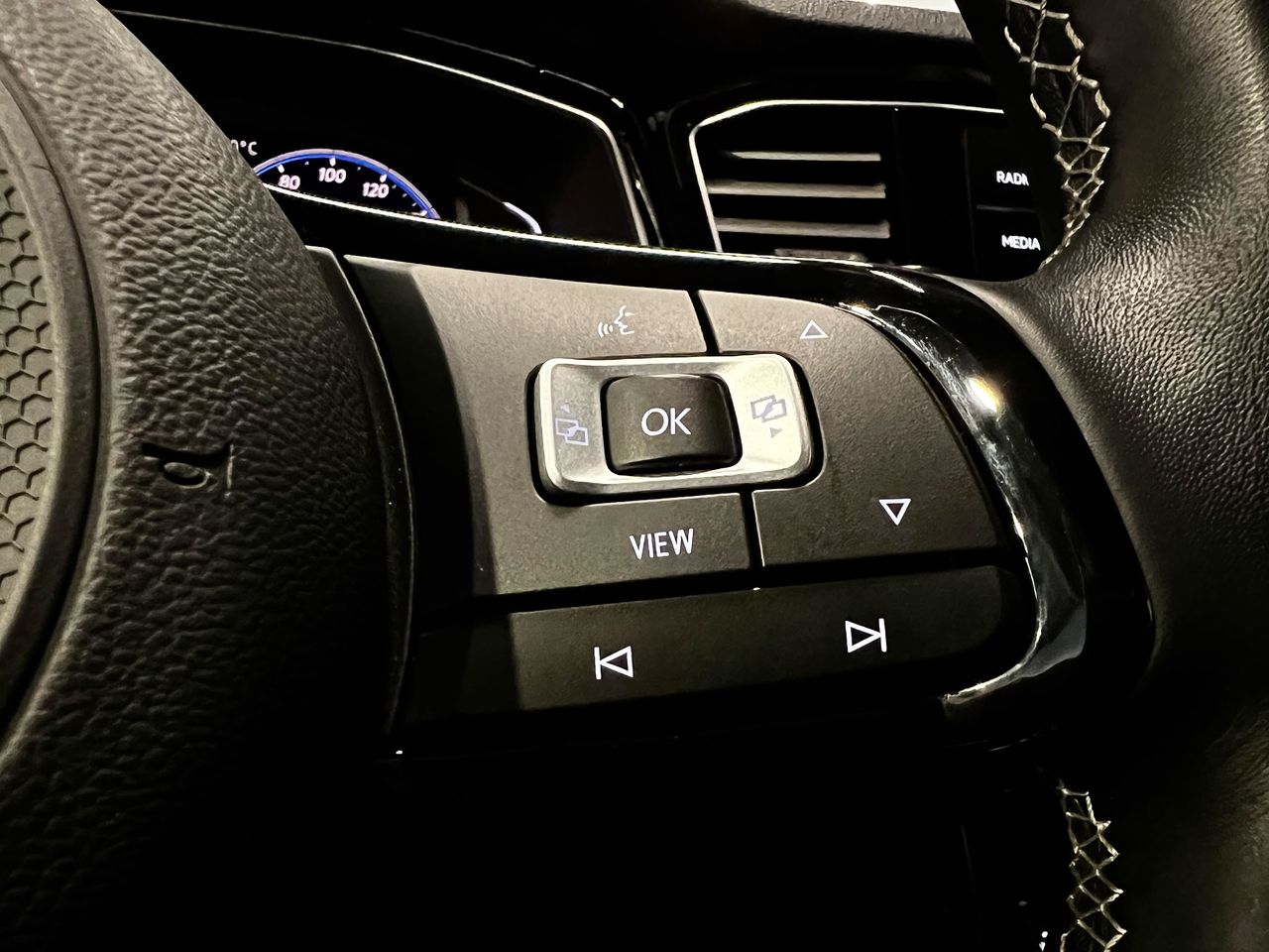 Volkswagen T-Roc R 300CV Akrapovic  - Foto 27