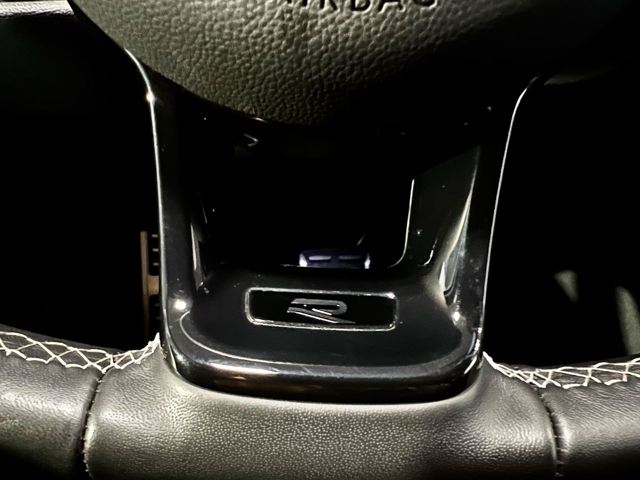 Volkswagen T-Roc R 300CV Akrapovic  - Foto 25