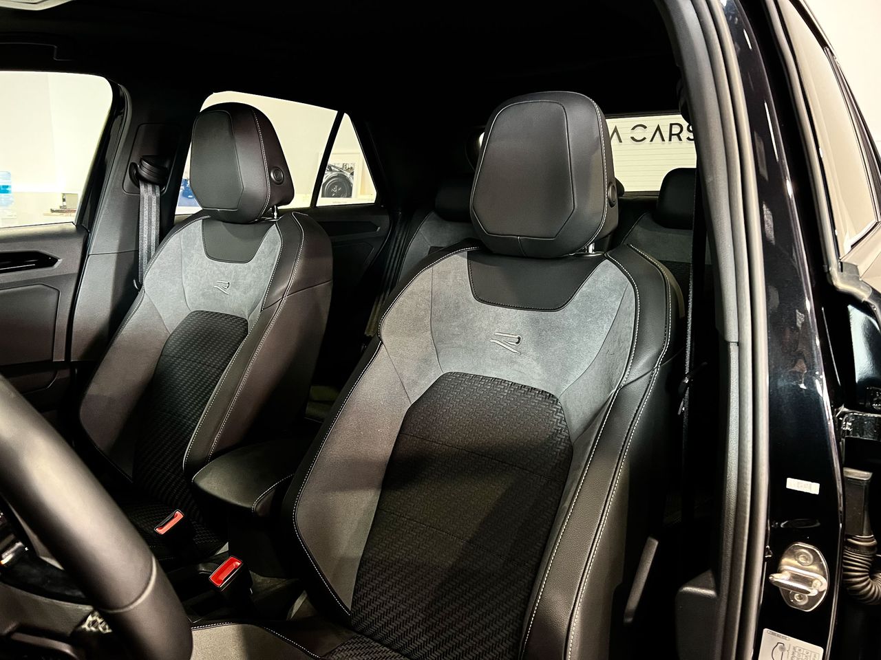 Volkswagen T-Roc R 300CV Akrapovic  - Foto 7