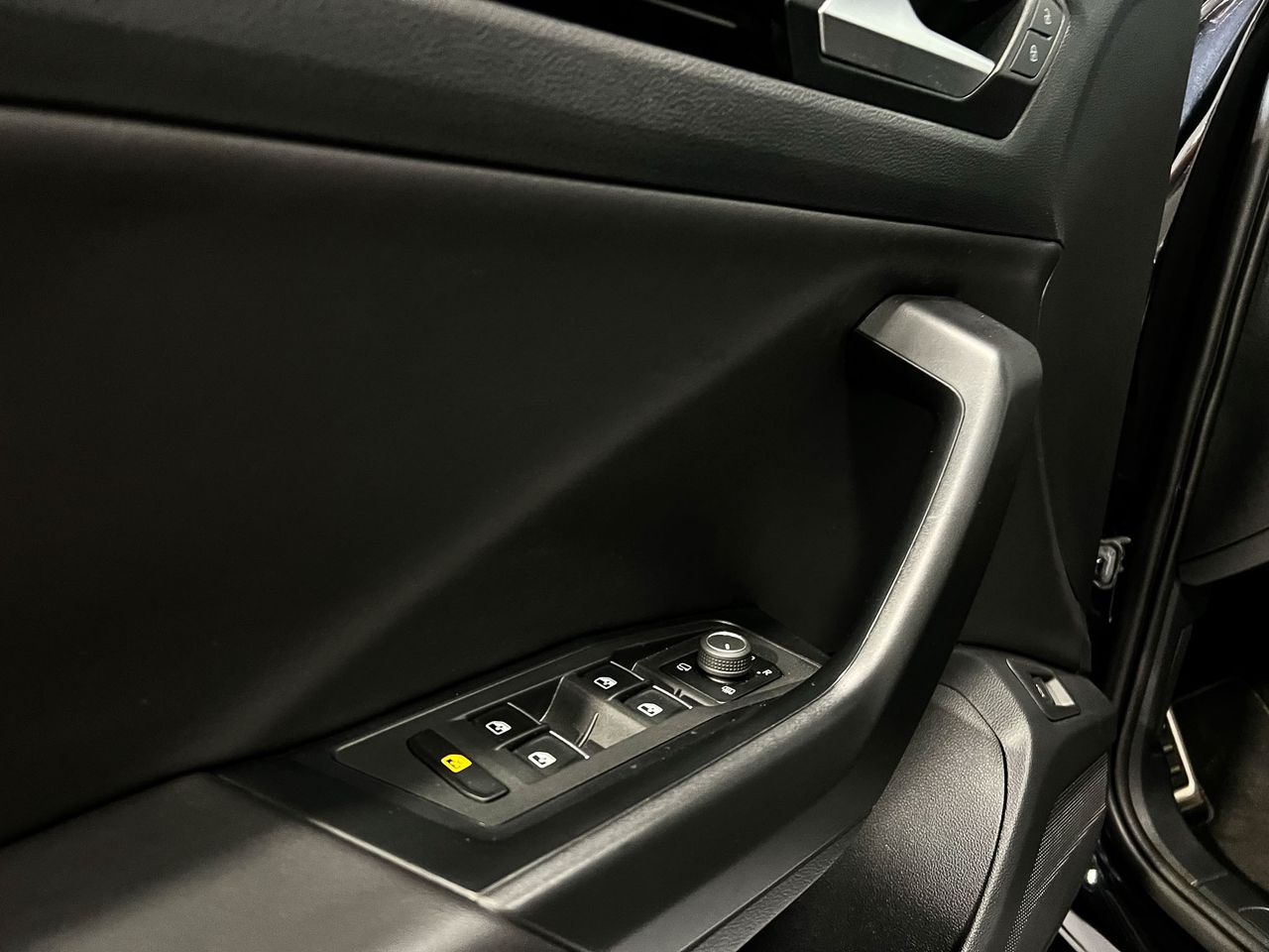 Volkswagen T-Roc R 300CV Akrapovic  - Foto 19