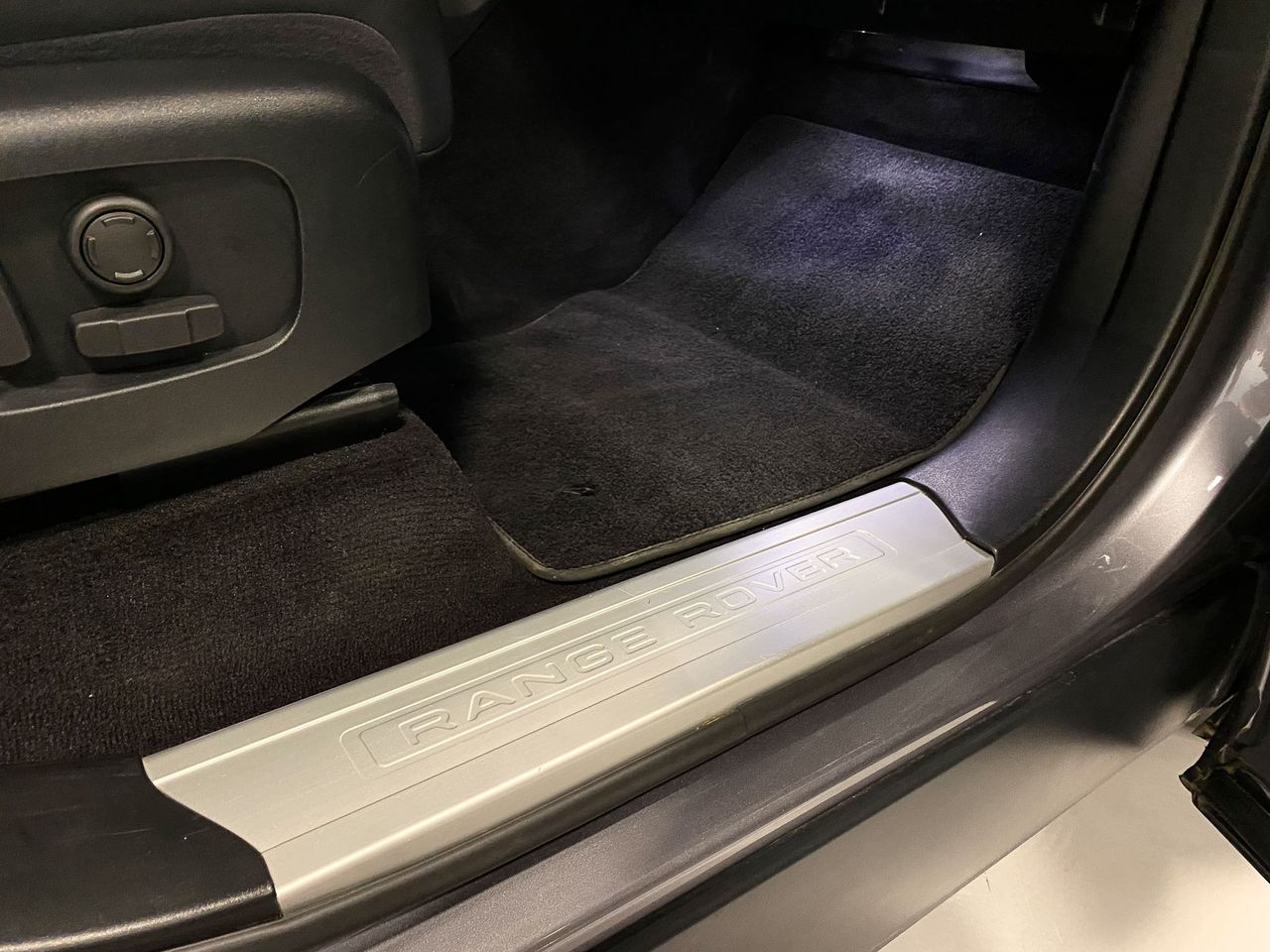 Land-Rover Range Rover Sport 3.0 D 249CV HSE Etiqueta ECO 7 plazas  - Foto 30