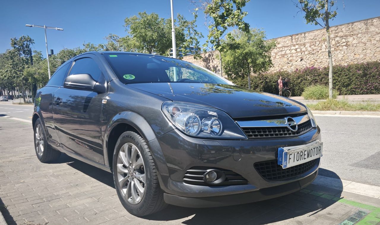 opel astra 2011 /