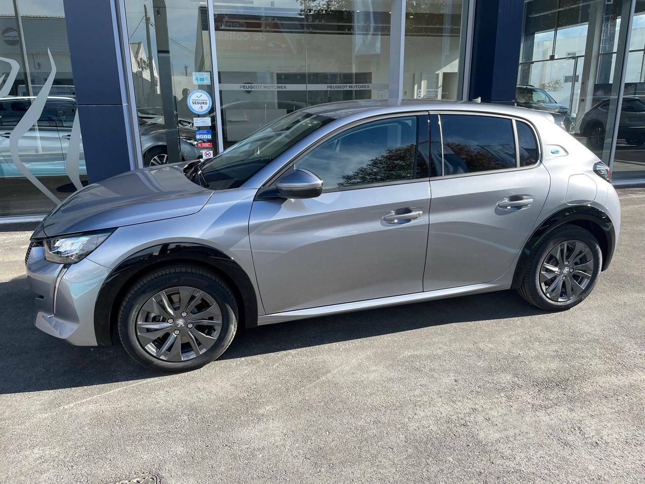 peugeot 208 2023 / foto grande (3)