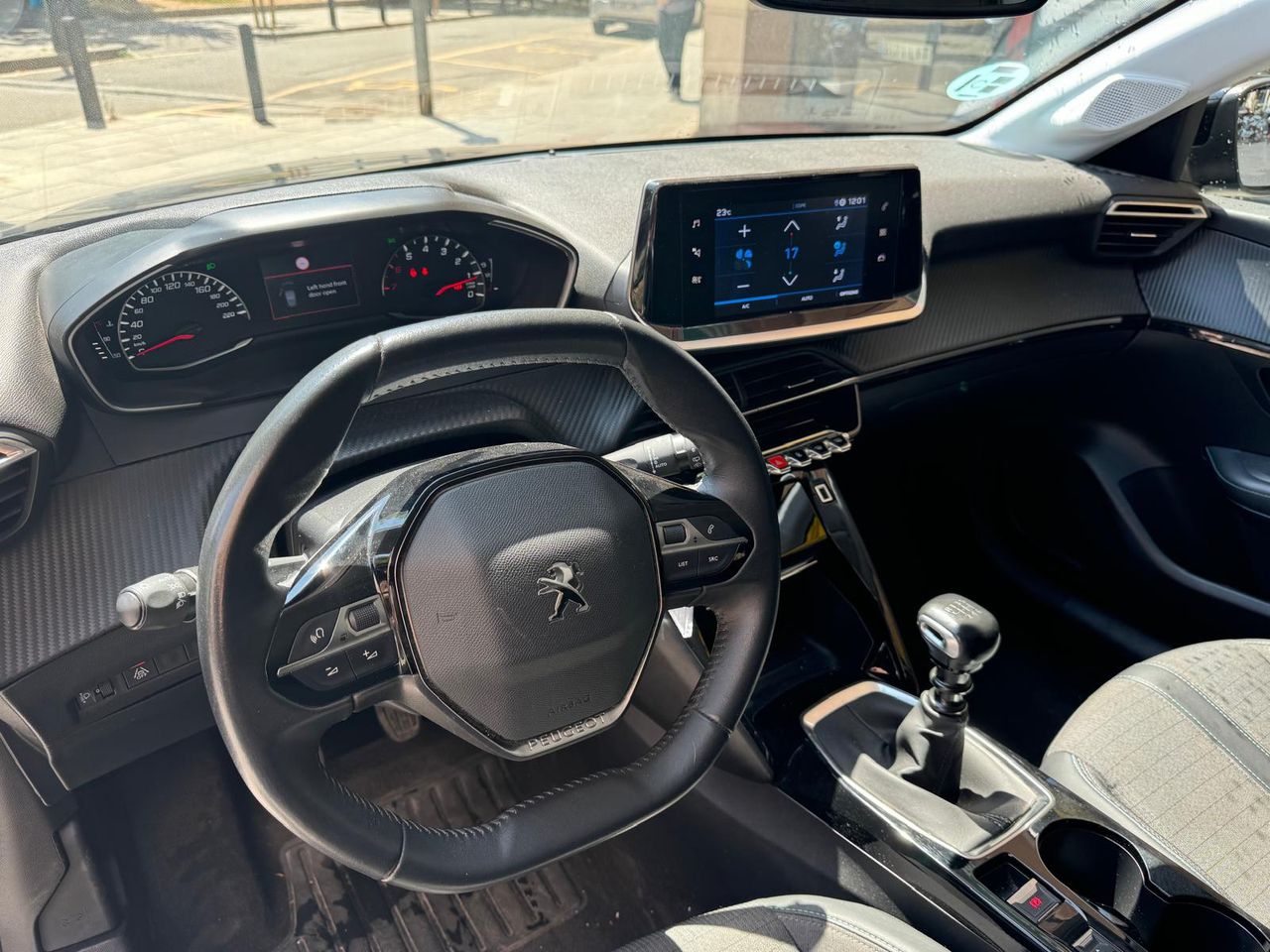 Peugeot 208 ALLURE  PURETECH 2022 - Foto 5