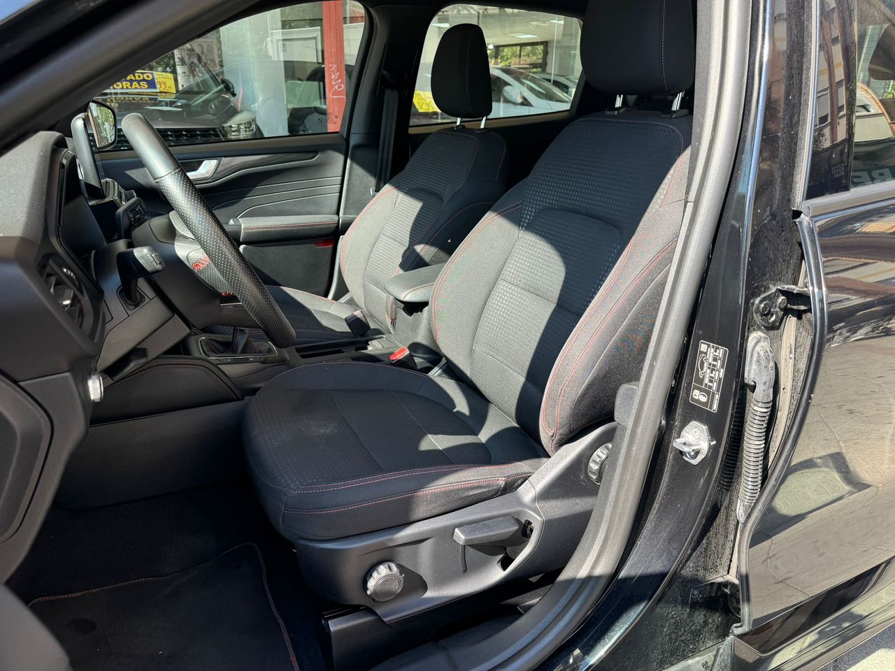 Ford Kuga ST-Line X 1.5 EcoBoost 110 kW (150 CV) 2022 - Foto 6