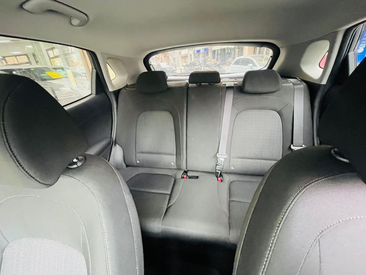 Hyundai Kona 1.0 TGDi 48V 88 kW (120 CV) Klass - Foto 8