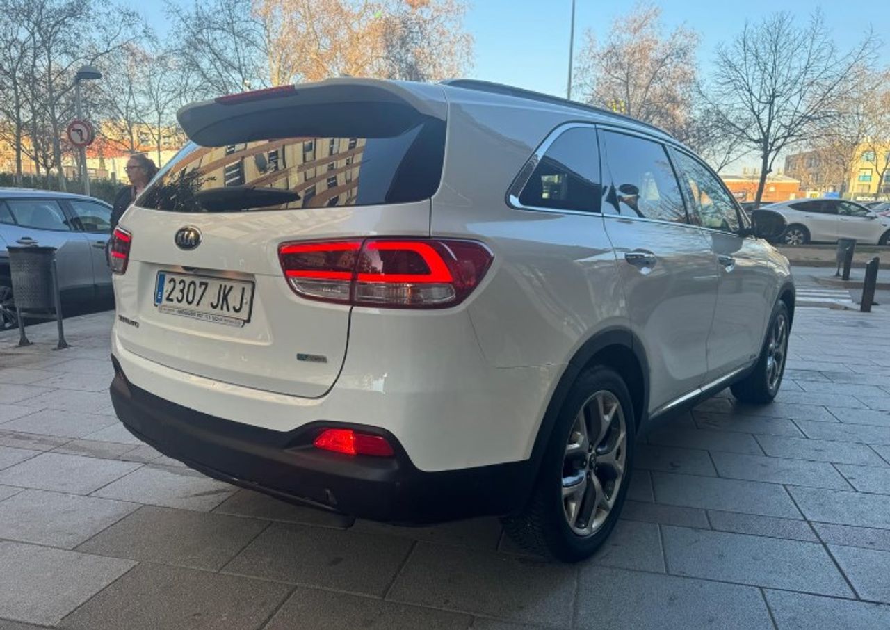 Kia Sorento EMOTION 4X4 - Foto 16