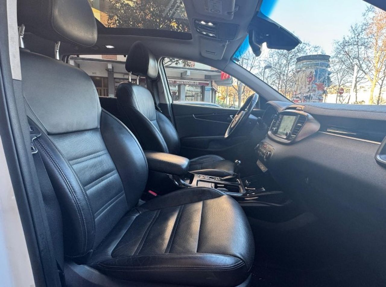 Kia Sorento 2.2 CRDi Emotion 4x4 7 plazas Aut. - Foto 7