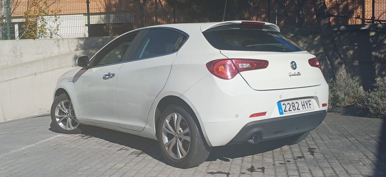 alfa romeo giulietta 2014 / foto grande (3)