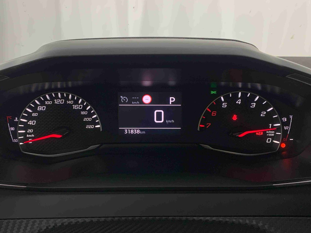 peugeot 2008 2023 / foto grande (2)