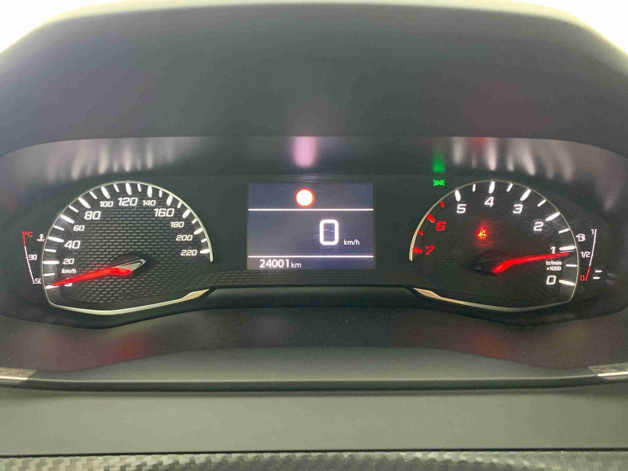 peugeot 2008 2023 / foto grande (2)