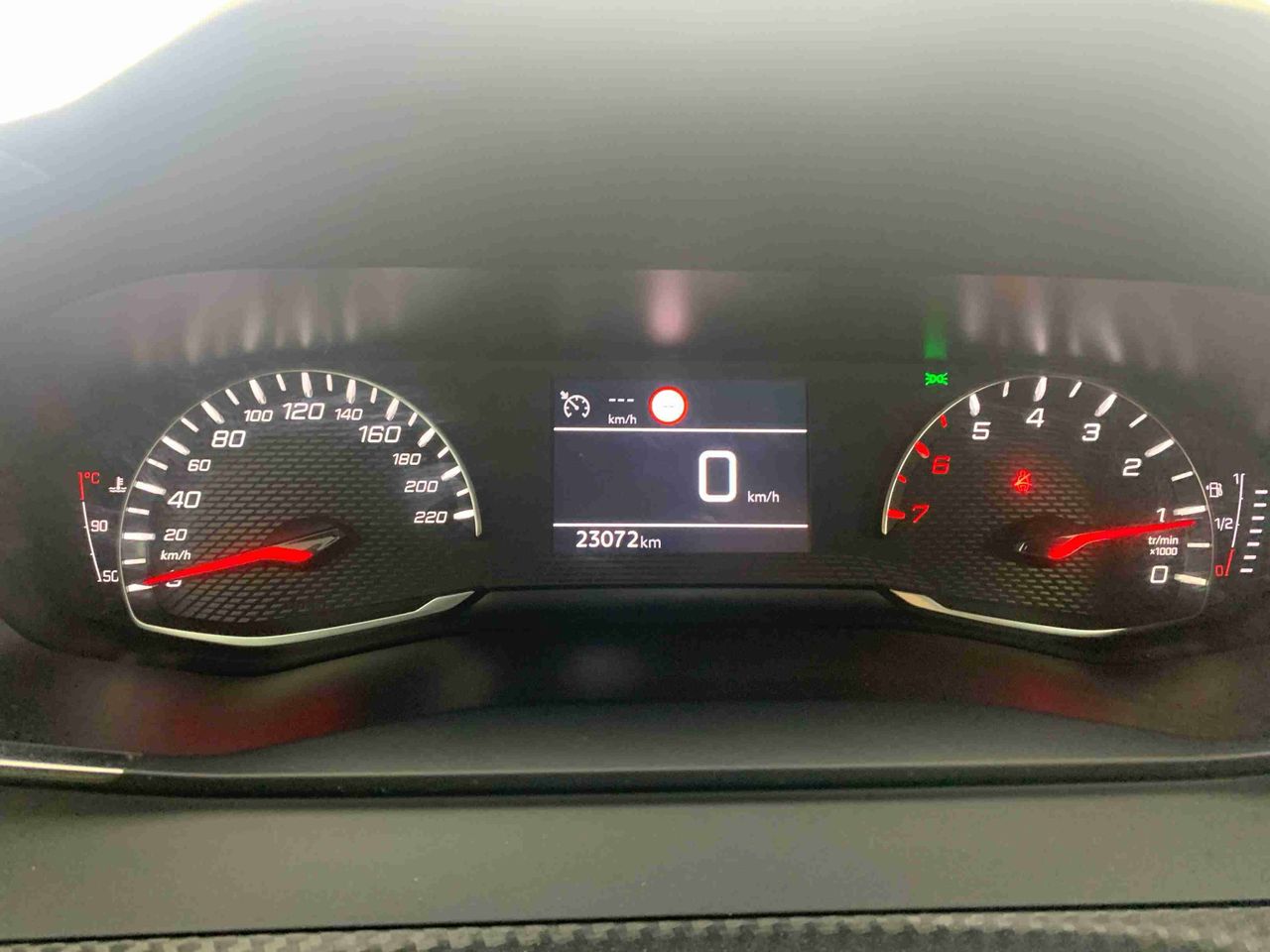 peugeot 2008 2023 / foto grande (2)