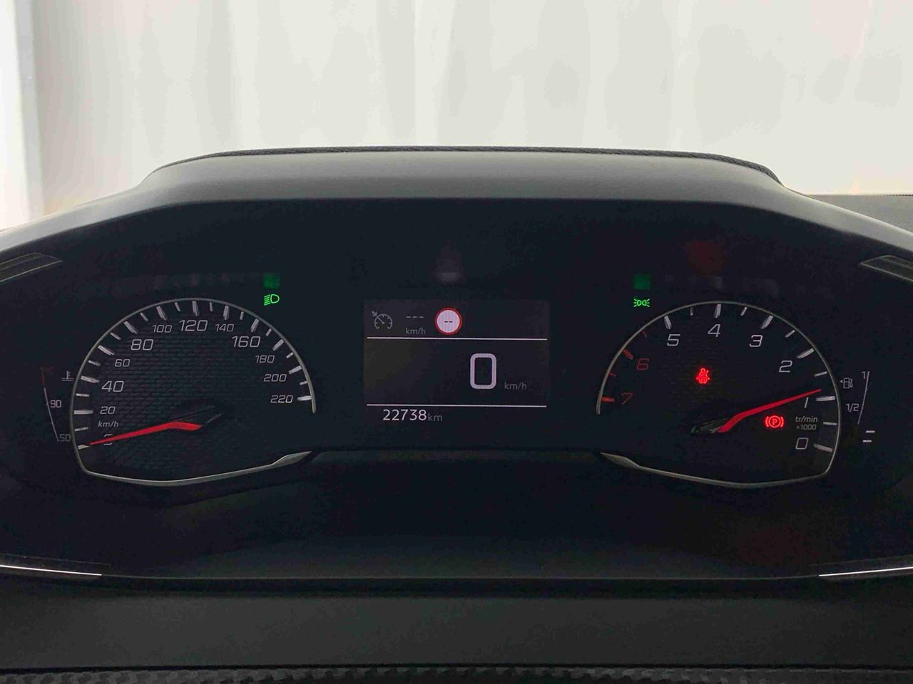 peugeot 208 2023 / foto grande (2)