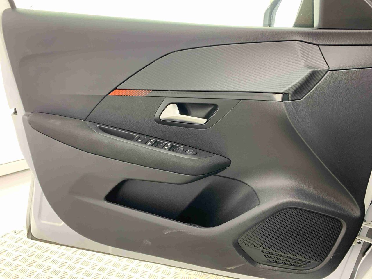 peugeot 208 2023 / foto grande (3)