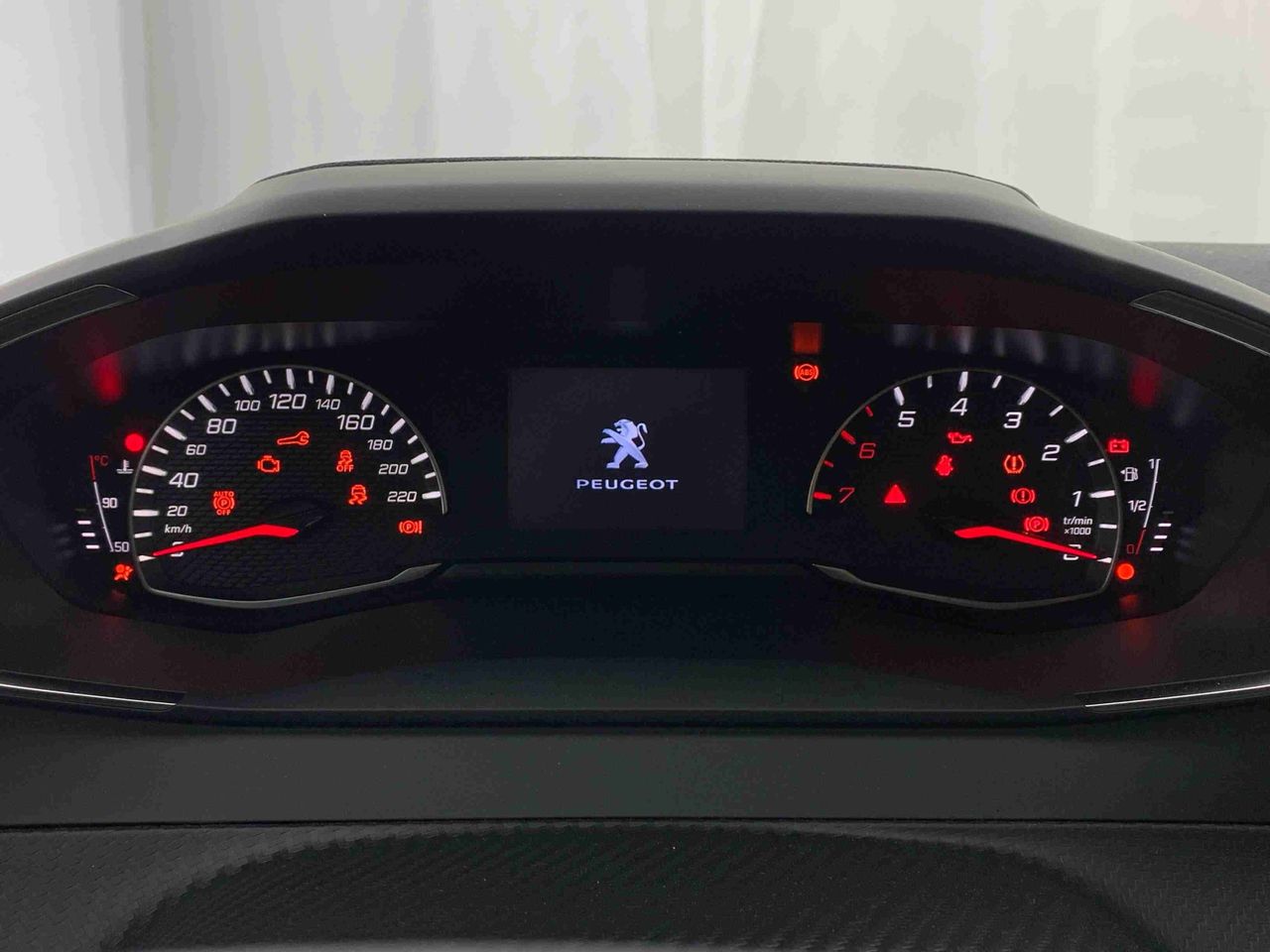 peugeot 208 2022 / foto grande (2)