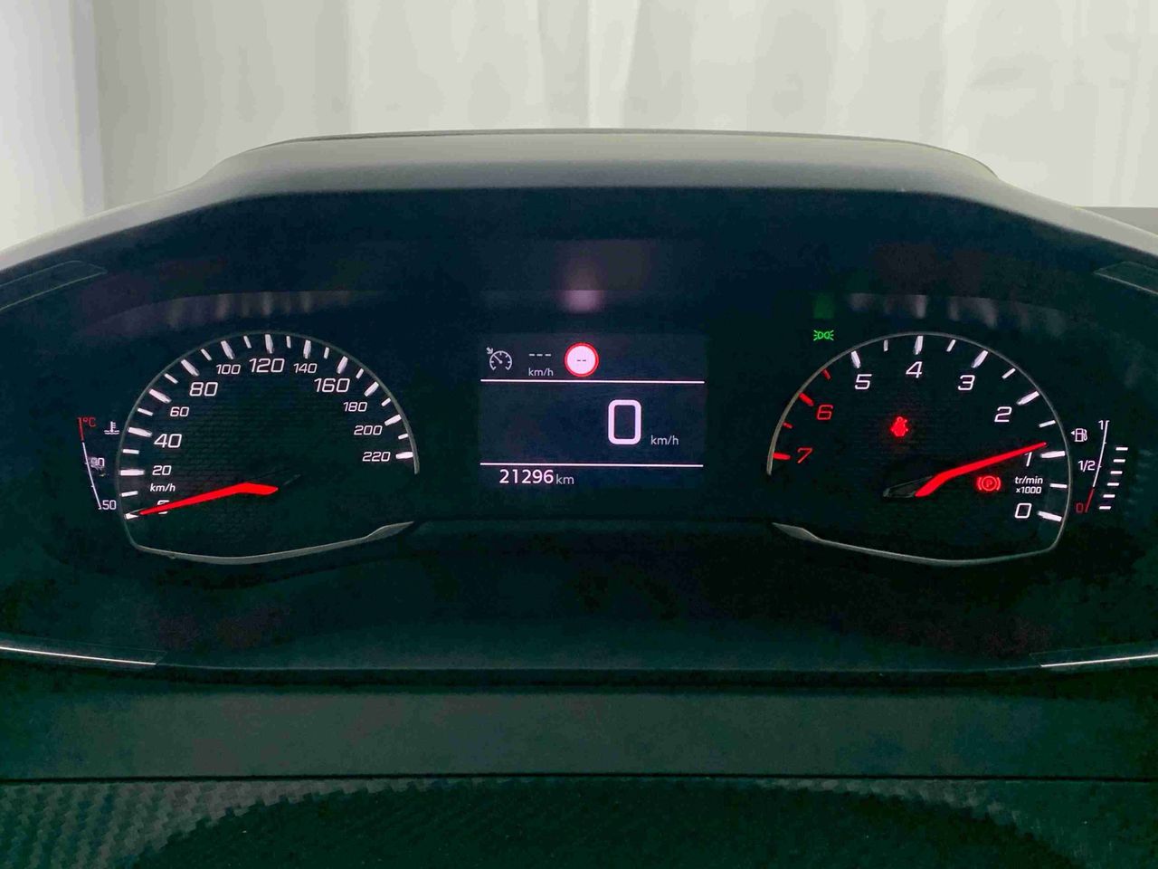 peugeot 208 2023 / foto grande (2)