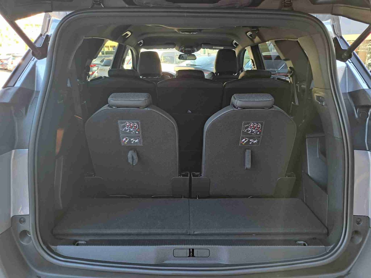 Foto peugeot 5008 2023 /