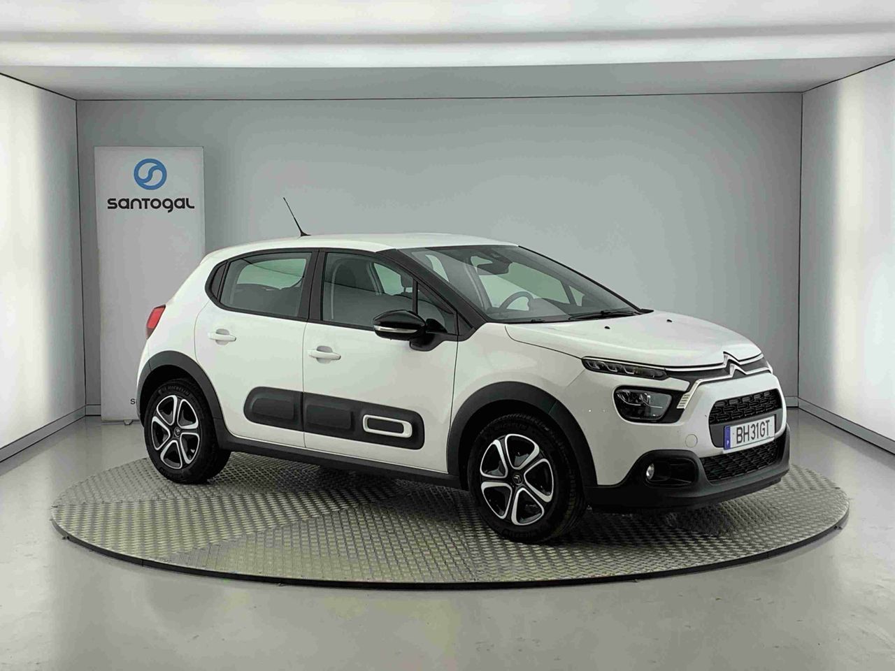 Volvo xc40 2024 con volante multifuncional  de segunda mano - citroën c3 2024 /