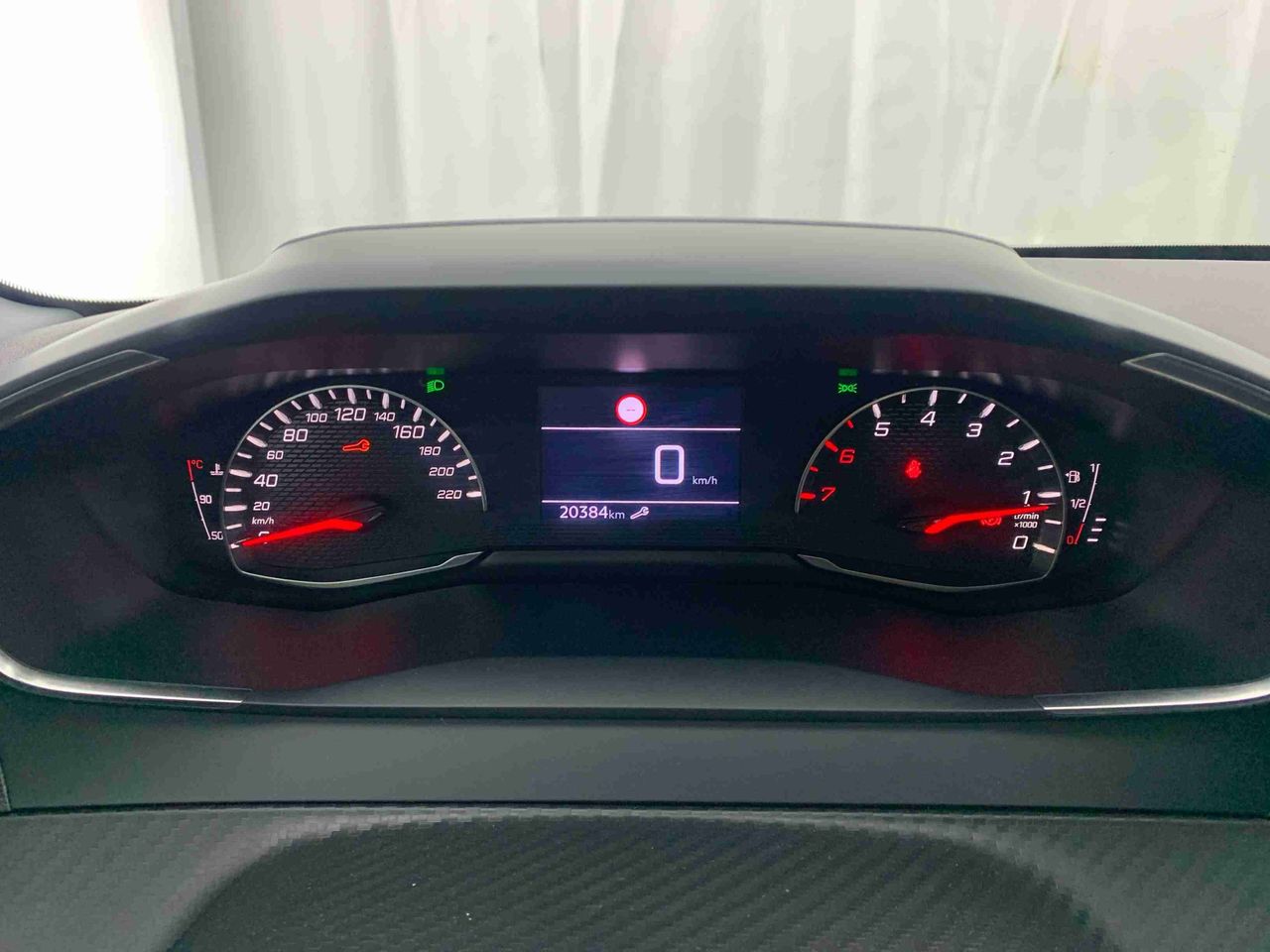 peugeot 208 2024 / foto grande (2)