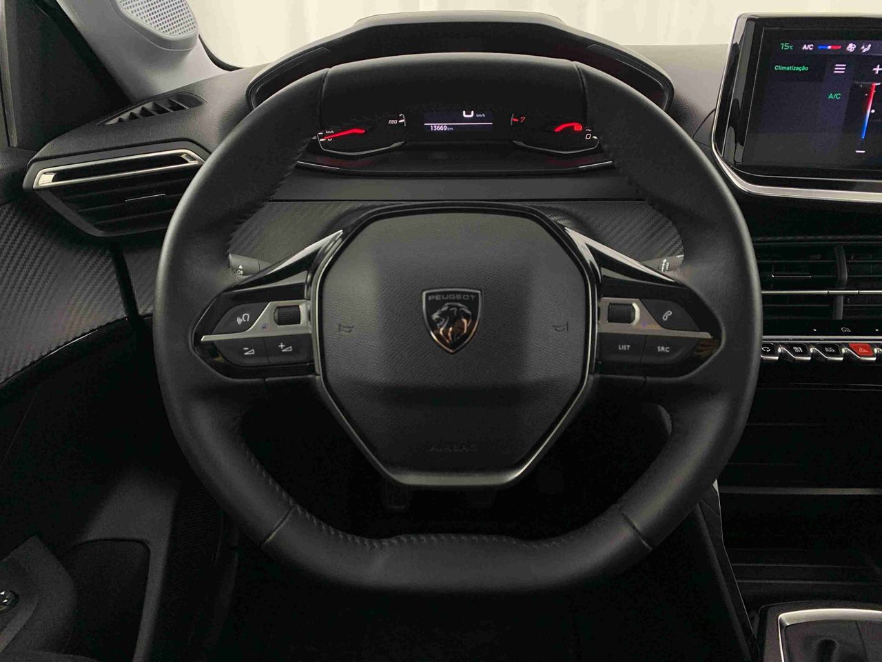 peugeot 208 2024 / foto grande (3)