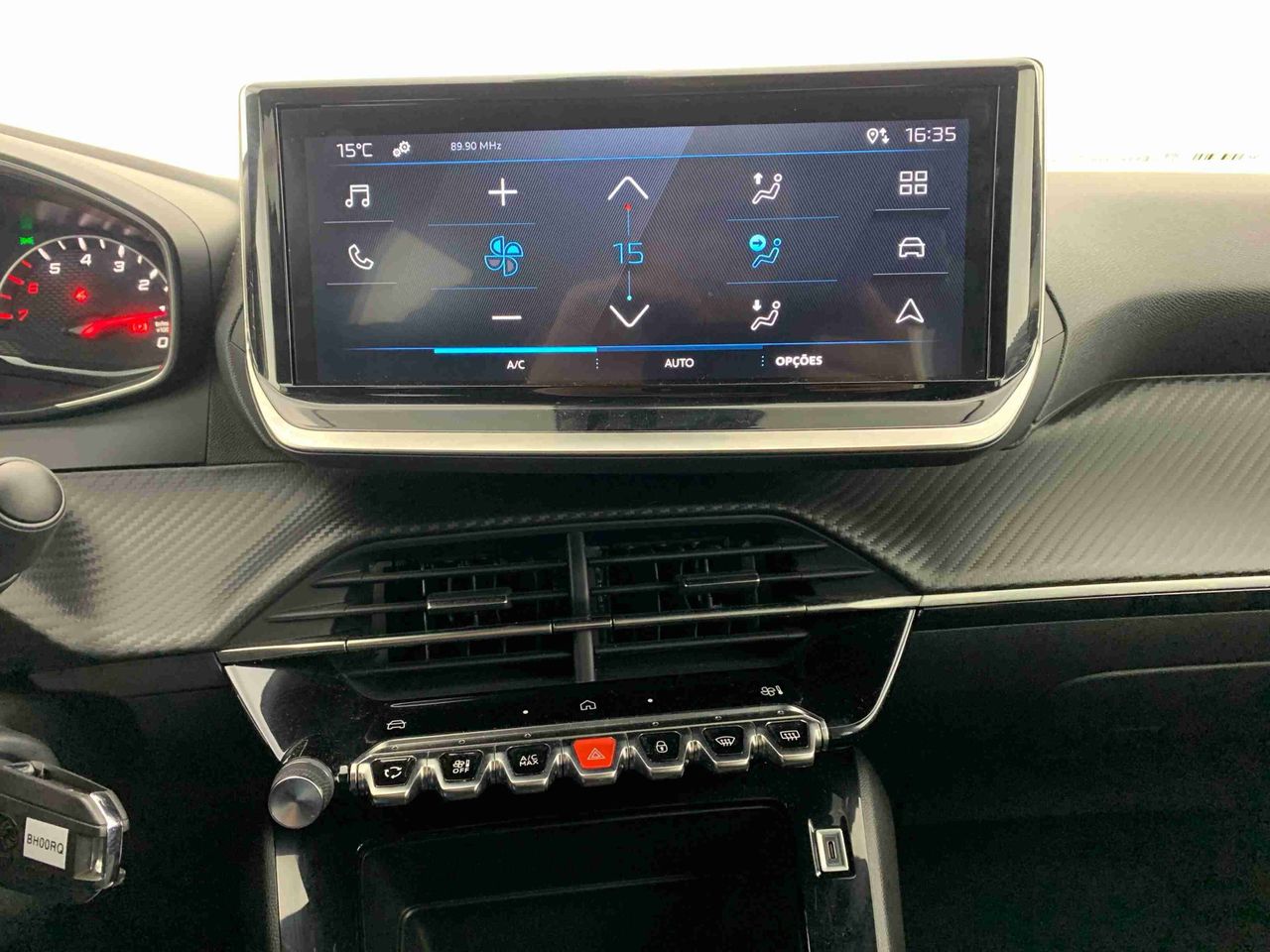 peugeot 2008 2024 / foto grande (3)