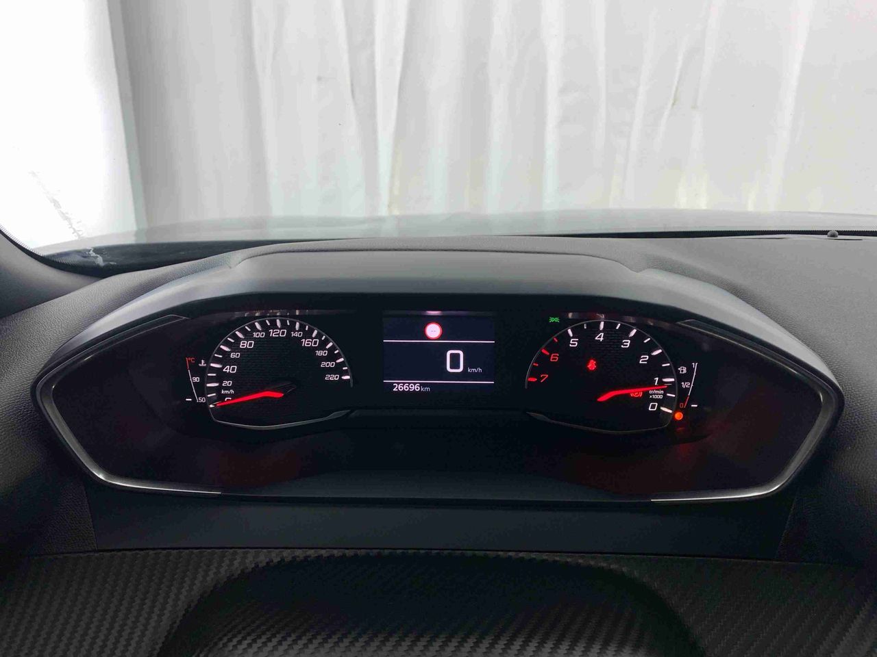 peugeot 2008 2024 / foto grande (2)