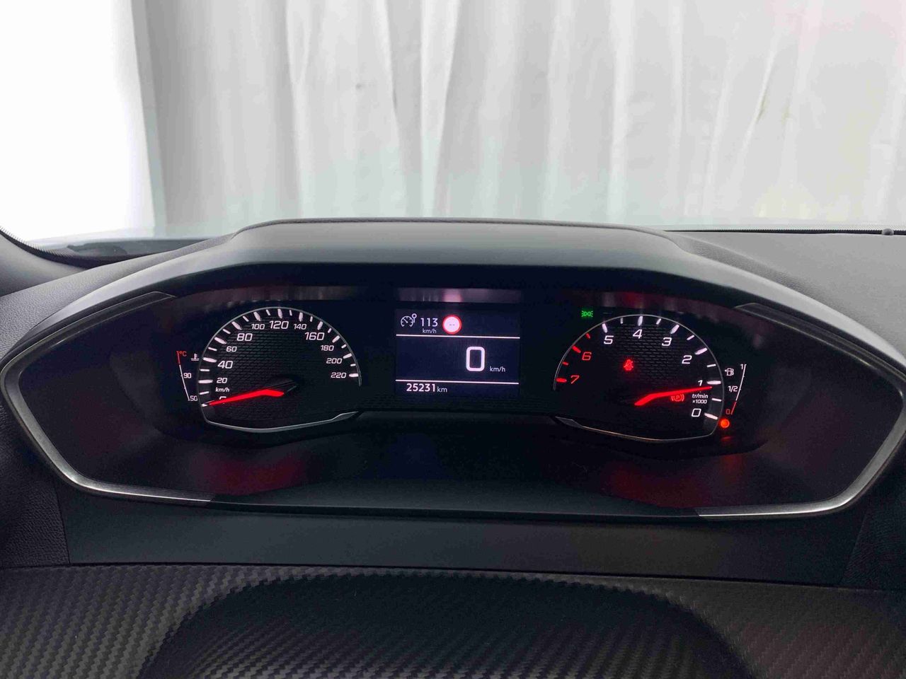 peugeot 2008 2024 / foto grande (2)