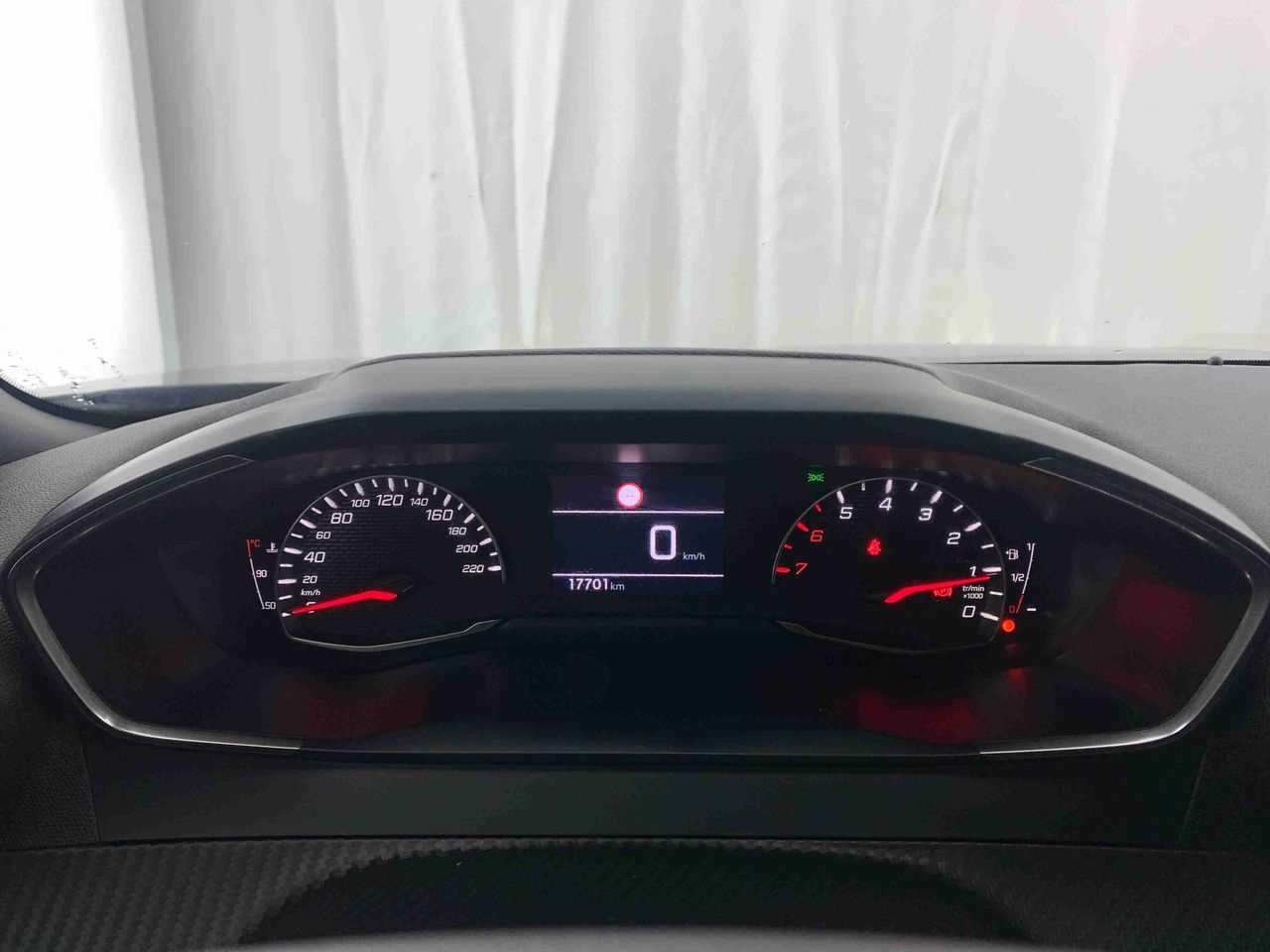 peugeot 2008 2024 / foto grande (2)