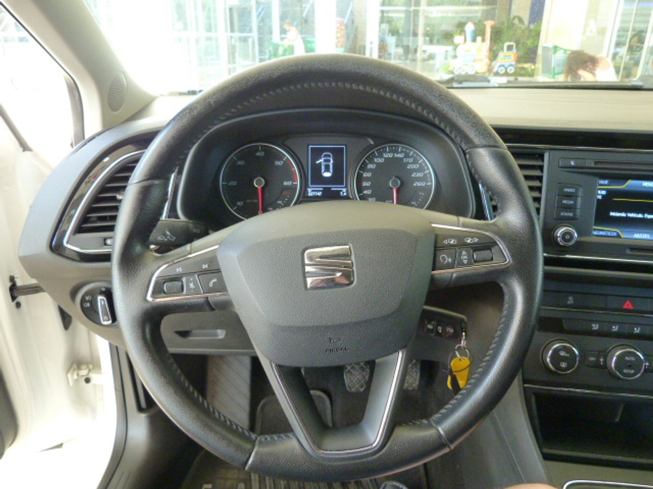 Seat Leon León ST 1.6 TDI 105cv StSp Style 5p. muy muy bien cuidado, kilómetros garantizados - Foto 9