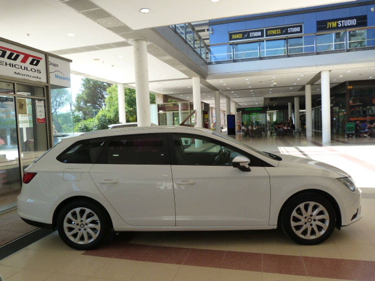 Seat Leon León ST 1.6 TDI 105cv StSp Style 5p. muy muy bien cuidado, kilómetros garantizados - Foto 6