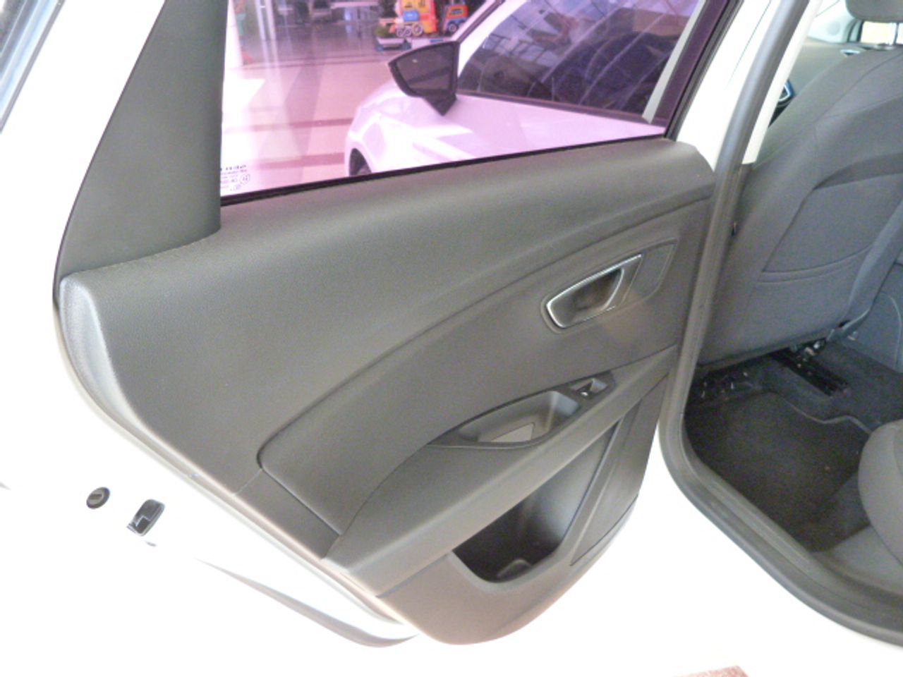 Seat Leon León ST 1.6 TDI 105cv StSp Style 5p. muy muy bien cuidado, kilómetros garantizados - Foto 25