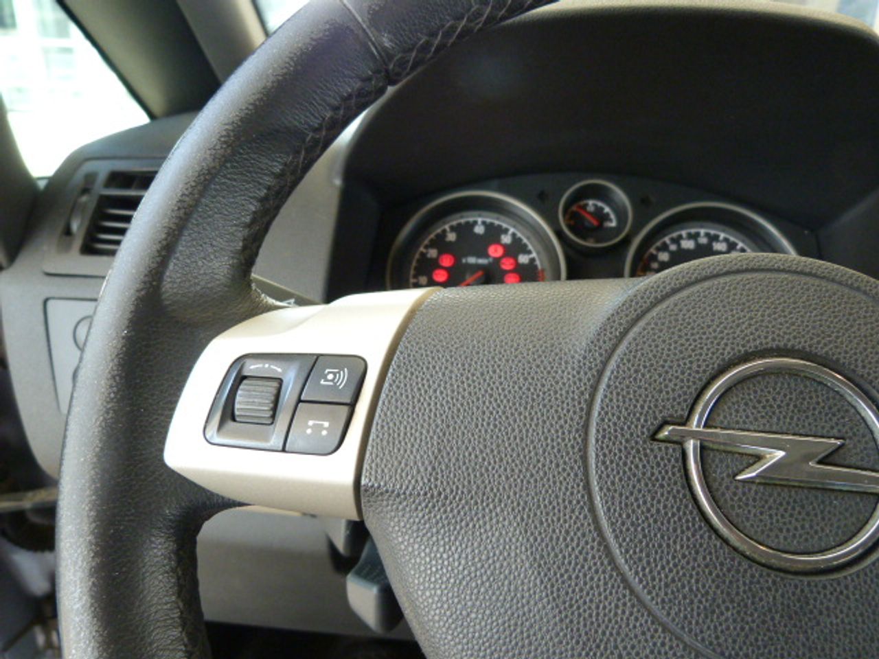 Opel Zafira Zafira 1.9 CDTi 120 CV Enjoy 5p. un solo propietario, kilómetros garantizados  - Foto 29