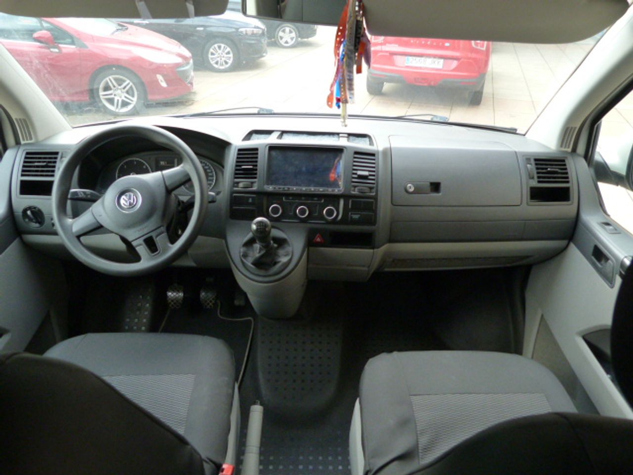 Volkswagen Transporter VOLKSWAGEN Transporter Kombi Corto T.Medio 2.0 TDI 140cv 2.8T muy muy bien cuidado, kilómetros garantizados - Foto 9