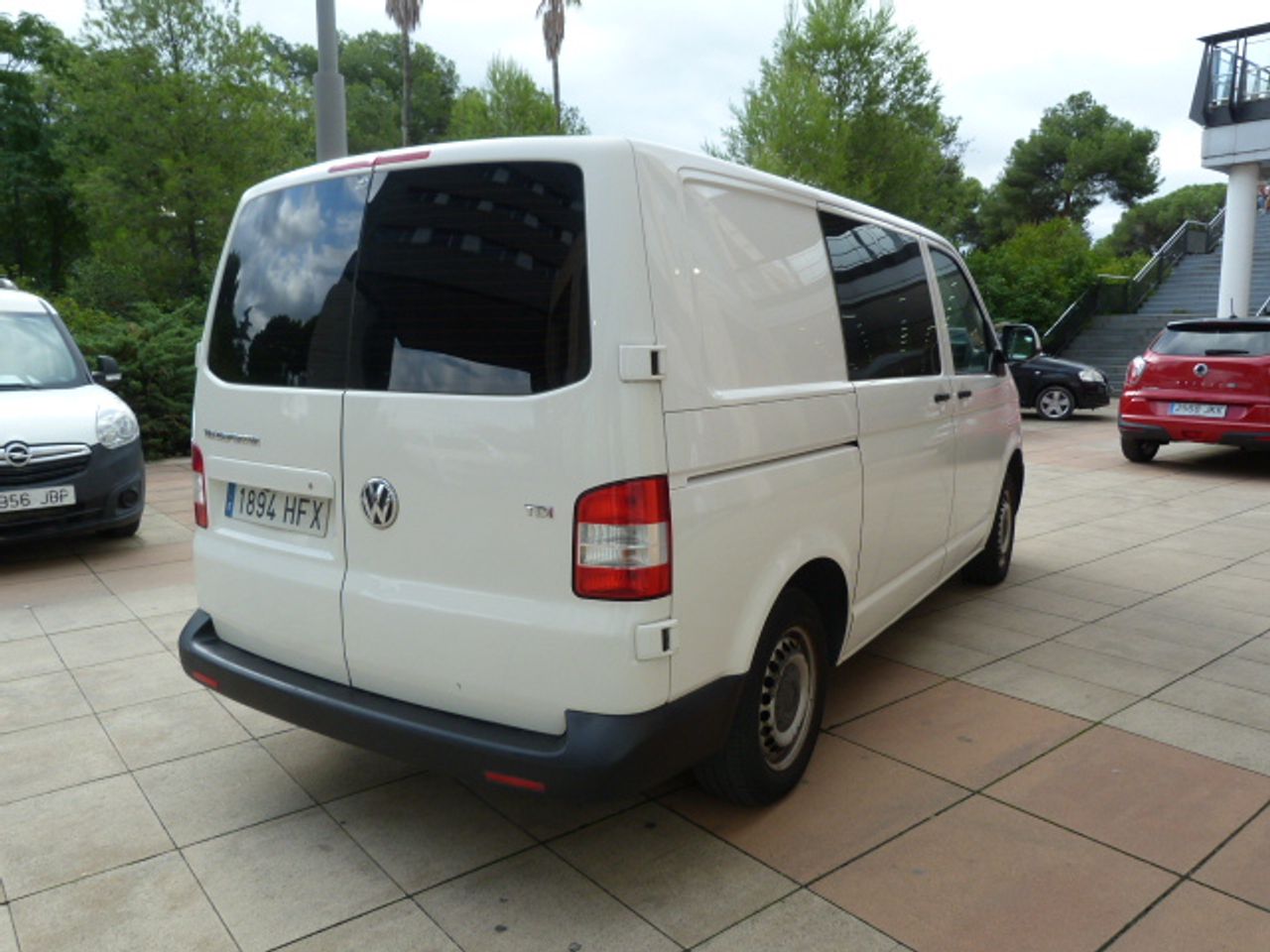 Volkswagen Transporter VOLKSWAGEN Transporter Kombi Corto T.Medio 2.0 TDI 140cv 2.8T muy muy bien cuidado, kilómetros garantizados - Foto 7