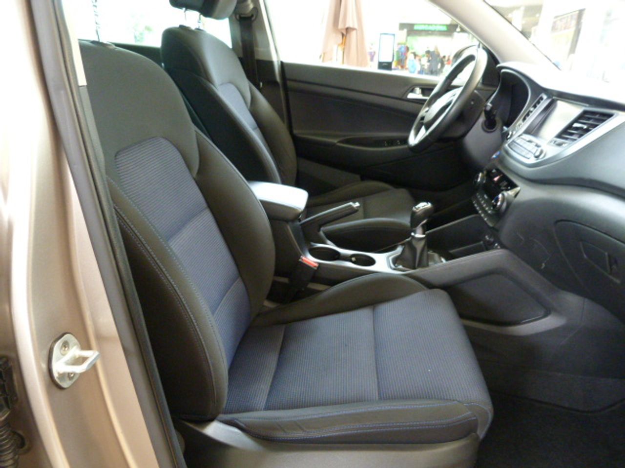 Hyundai Tucson Tucson 2.0 CRDi BlueDr. 25 Aniversario 4x2 136cv un solo propietario, kilómetros garantizados  - Foto 12