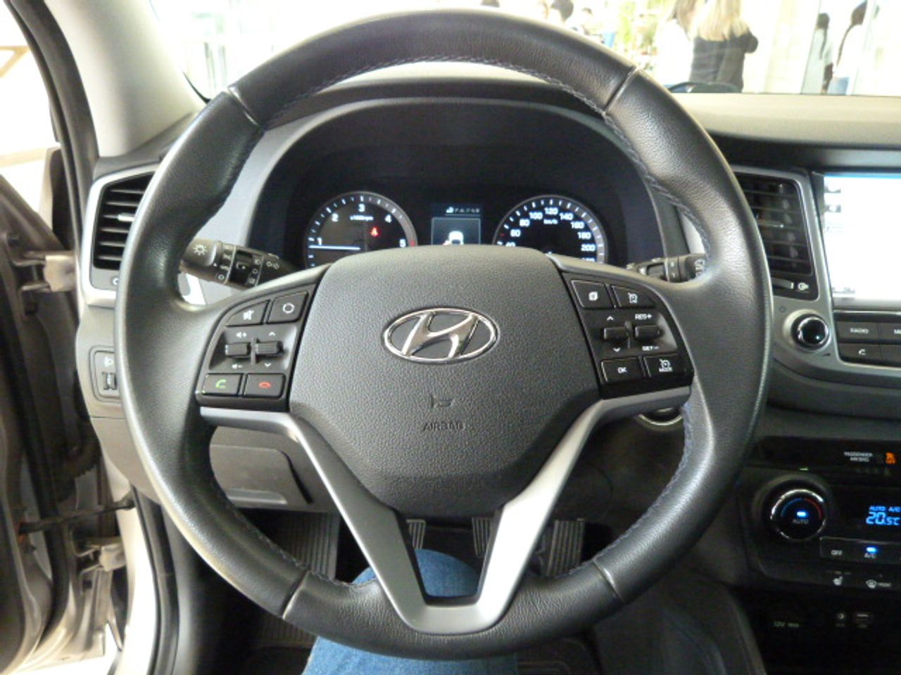 Hyundai Tucson Tucson 2.0 CRDi BlueDr. 25 Aniversario 4x2 136cv un solo propietario, kilómetros garantizados  - Foto 37