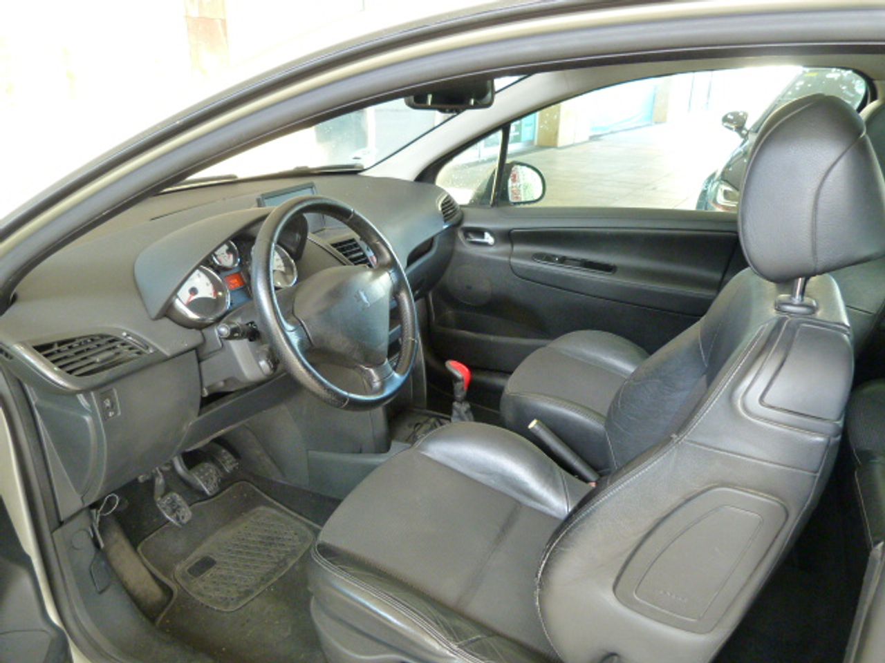 Peugeot 207 1.6 GT 150 CV 3 P muy muy bien cuidado, kilómetros garantizados - Foto 17