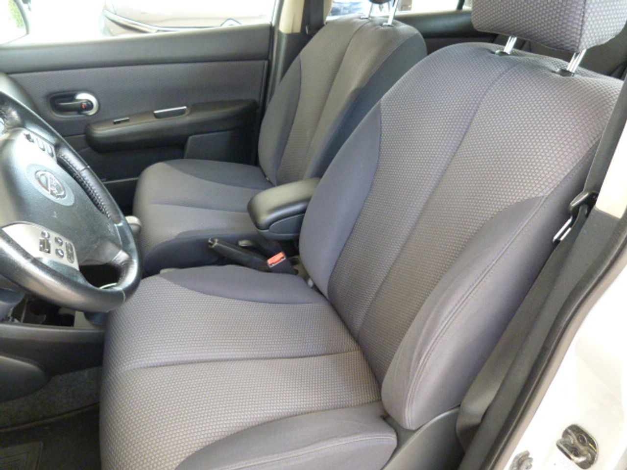 Nissan Tiida NISSAN - TIIDA 1.6 ACENTA 5 puertas 110 cv muy muy bien cuidado, kilómetros garantizados - Foto 29