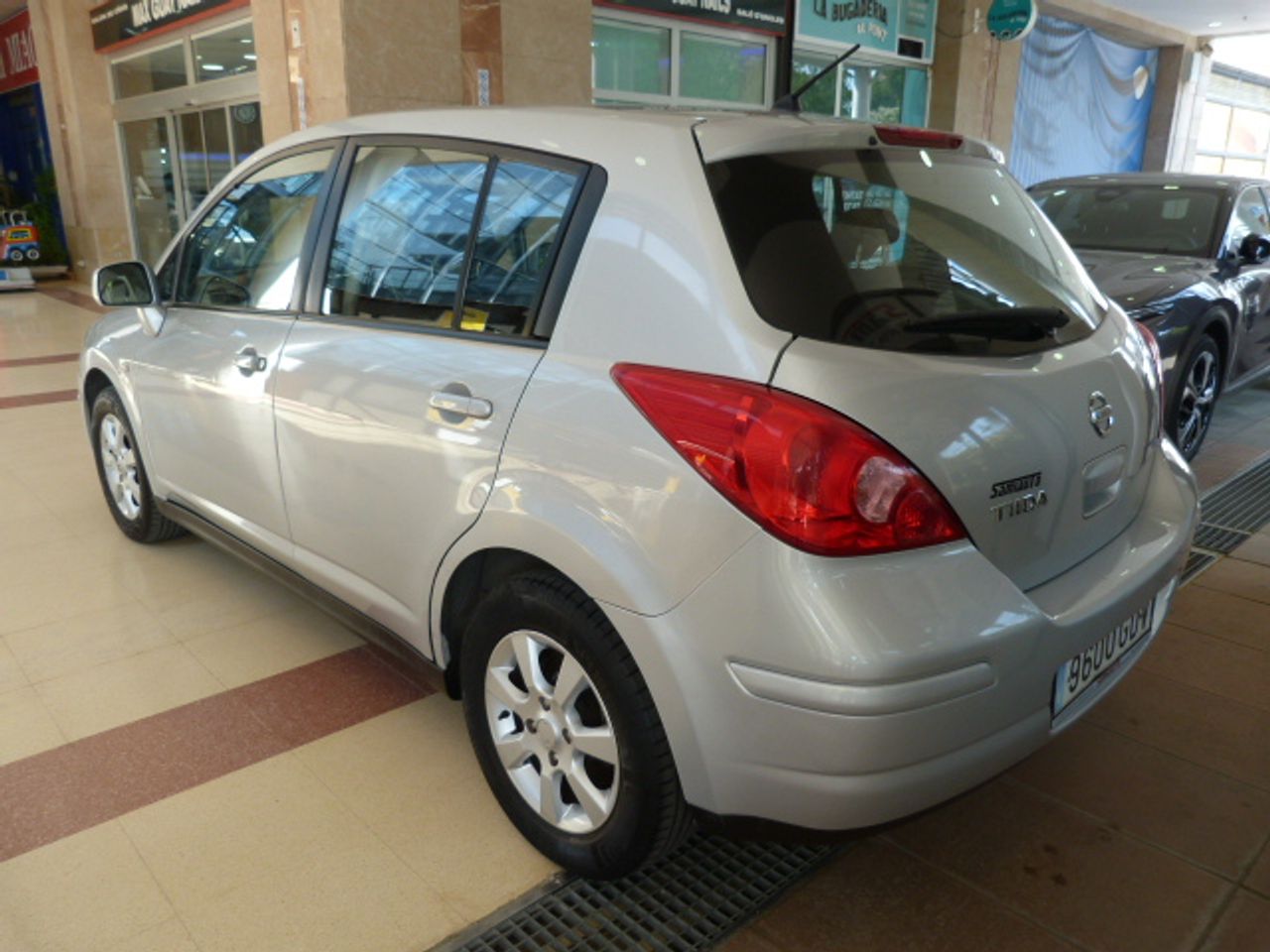 Nissan Tiida NISSAN - TIIDA 1.6 ACENTA 5 puertas 110 cv muy muy bien cuidado, kilómetros garantizados - Foto 24