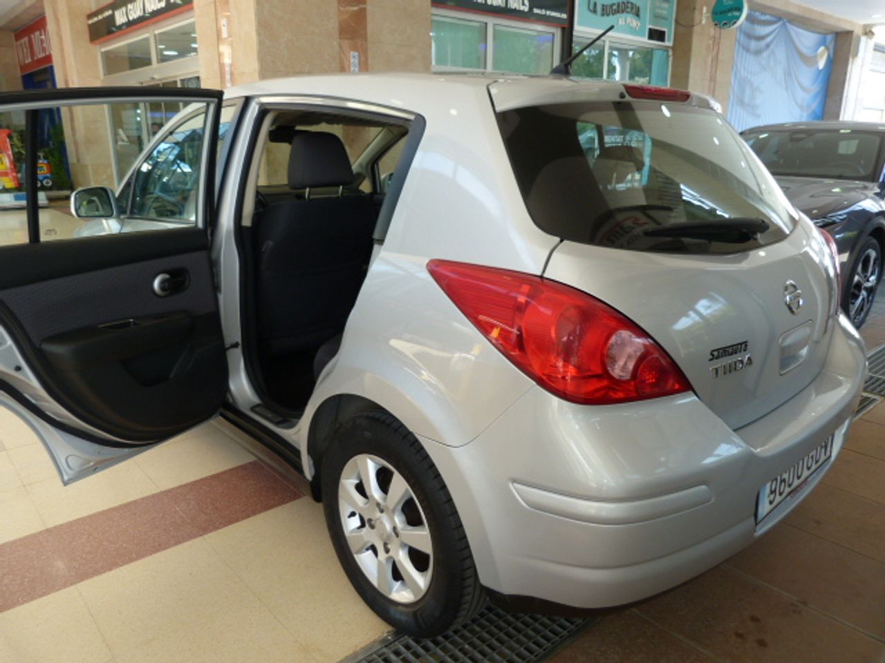 Nissan Tiida NISSAN - TIIDA 1.6 ACENTA 5 puertas 110 cv muy muy bien cuidado, kilómetros garantizados - Foto 23