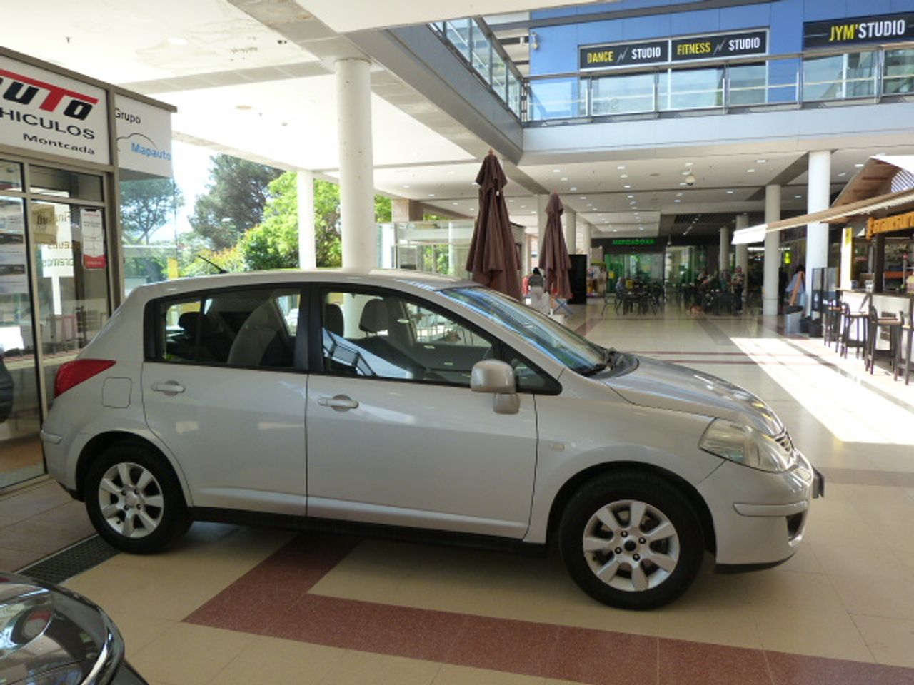 Nissan Tiida NISSAN - TIIDA 1.6 ACENTA 5 puertas 110 cv muy muy bien cuidado, kilómetros garantizados - Foto 6