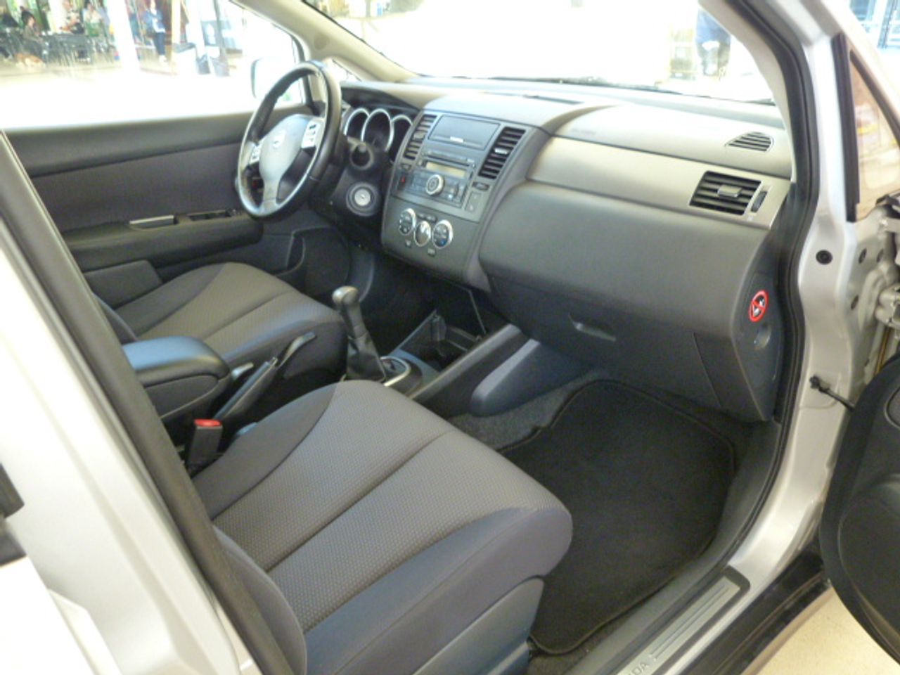 Nissan Tiida NISSAN - TIIDA 1.6 ACENTA 5 puertas 110 cv muy muy bien cuidado, kilómetros garantizados - Foto 7